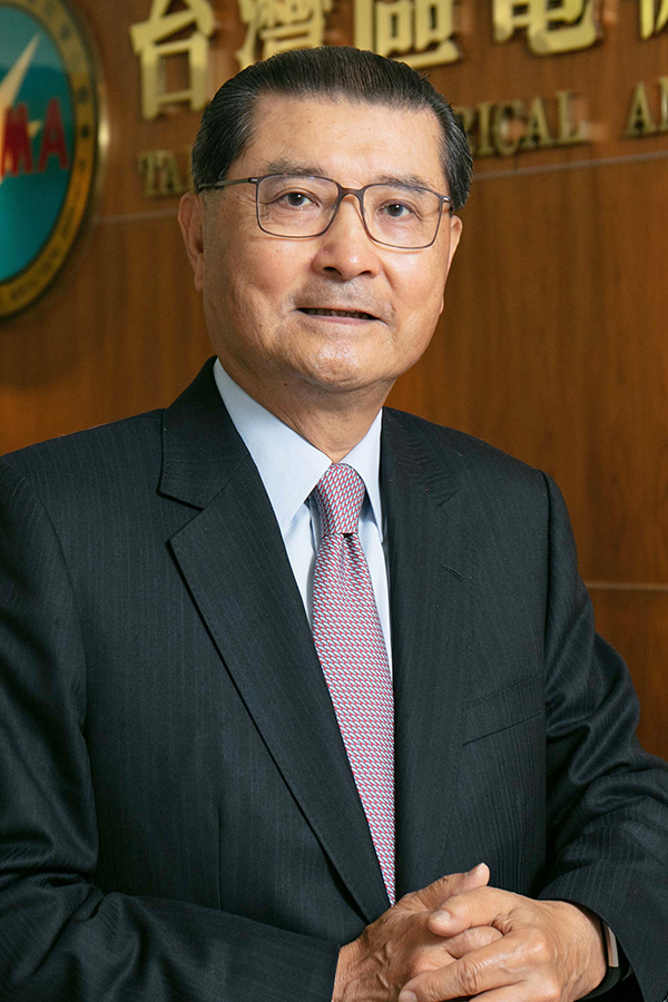 李詩欽理事長-600_900